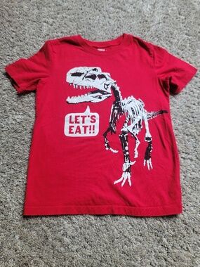 Oshkosh boys red short sleeve top size 8
